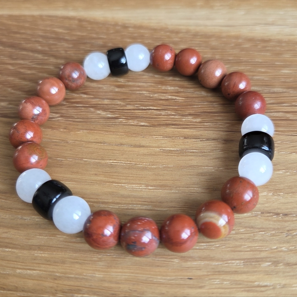 Red Jasper & White Jade Beadrd Stretch Bracelet | Handmade - Picture 4 of 12